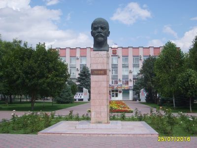 Памятник В.И.Ленину