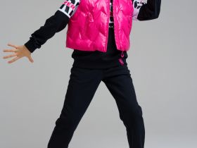 Жилет текстильный с полиуретановым покрытием для девочек