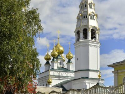 Собор с шатровой колокольней 1761 года