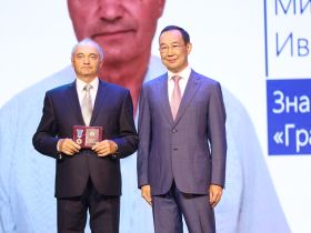 Глава Якутии поздравил с юбилеем Мирного и алмазодобывающей промышленности