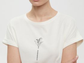 Футболка с круглым вырезом