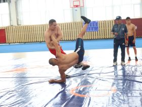 Крупнейший спортивный объект в сельской местности Якутии открыли в селе Ытык-Кюель