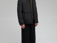 Утепленная куртка со съемным капюшоном