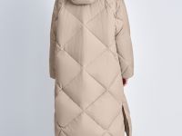 Пуховое пальто с воротником-стойкой и капюшоном