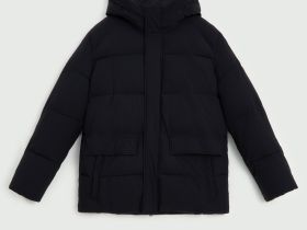 Утепленная куртка с капюшоном