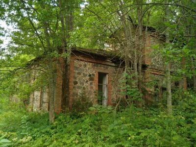 Южная хозяйственная постройка