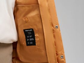 Пуховое пальто с капюшоном