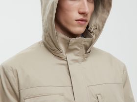 Ветровка из хлопка с капюшоном