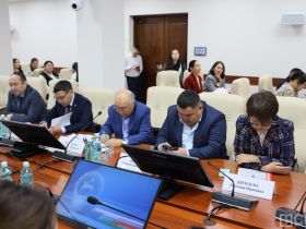 Острые вопросы сельского хозяйства Якутии обсудили с представителем федерального Минсельхоза