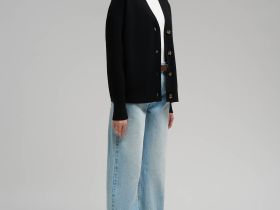 Кардиган свободного кроя с v-вырезом