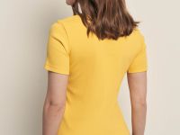 Футболка приталенного силуэта