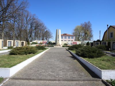 Братская могила советских воинов, погибших в январе 1945 года