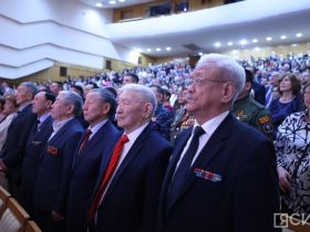 Торжественное собрание общественности ко Дню республики состоялось в Якутске