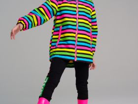 Куртка текстильная с полиуретановым покрытием для девочек (ветровка)