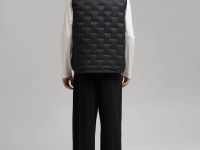 Стеганый пуховый жилет