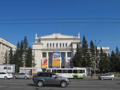 Дом-памятник Ленину В.И., сооруженный в 1925 году на средства горожан