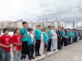 В Якутске юные дипломаты почтили память героев Великой Отечественной войны