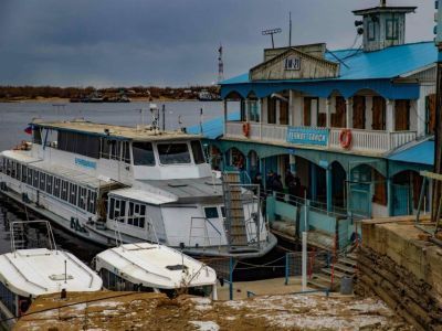 Трансфер пассажиров поезда через реку Лену продлили до 20 октября