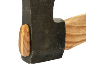 Кованый топор Аника Егерь, сталь ШХ15, рукоять ясень
