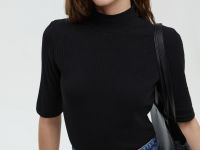 Джемпер с коротким рукавом и воротником-стойкой