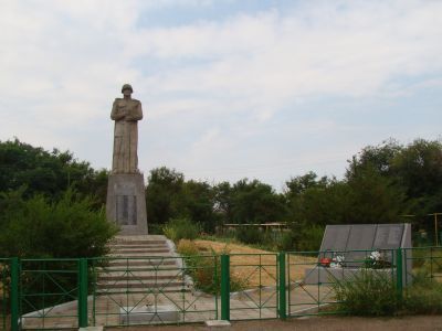 Памятник воинам-односельчанам, погибшим в годы гражданской и Великой Отечественной войн