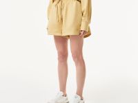Женские лёгкие шорты Lacoste