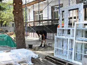 Глава Якутии проверил восстановительные работы в Докучаевске ДНР