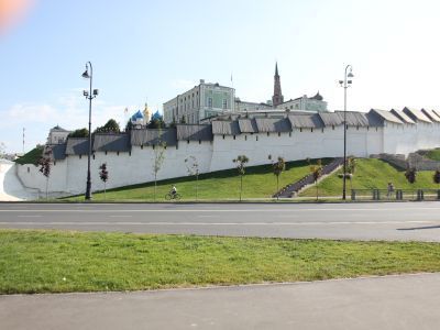 Прясло стены между Северной башней и Воскресенской проездной башней