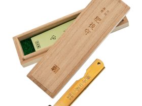 Нож складной Higonokami Nagao Kanekoma, 80мм, сталь Aogami Damascus 3 слоя, рукоять латунь черная