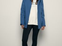 Спортивная ветровка приталенного силуэта