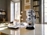 Кофеварка рожковая De'Longhi Dedica EC685.M (Silver)