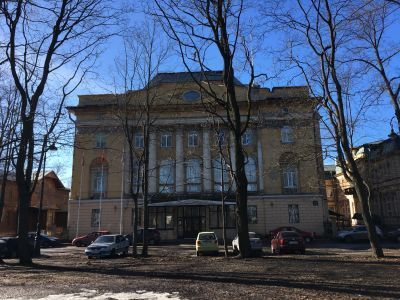 Здание Петербургских сельскохозяйственных курсов с участком парка и оградой