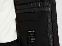 Пуховое полупальто с накладными карманами и капюшоном