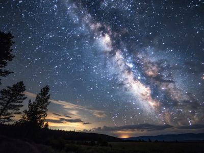 Астроном спрогнозировал метеоритный дождь после столкновения астероида с Луной