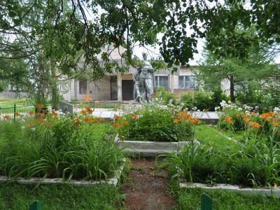 Братская могила воинов Советской армии и партизан