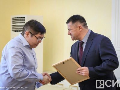 В Якутске наградили организаторов молодежного фестиваля "Muus uSTAR"