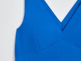 Платье с v-образным вырезом