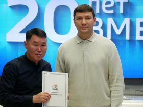 Сотрудников ГТРК «Саха» поздравили с 20-летием телерадиокомпании