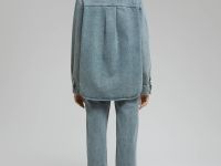 Джинсовая рубашка свободного силуэта