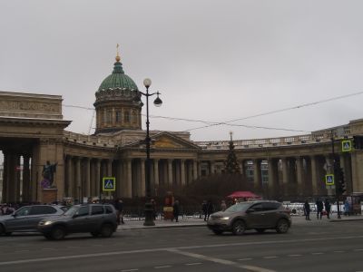 Собор. Здесь похоронен полководец Кутузов М.И. (1745-1813)