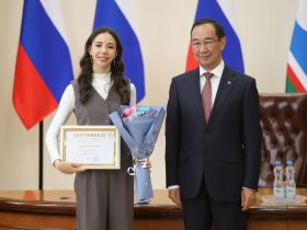 Глава Якутии наградил победителей и призеров всероссийской олимпиады школьников