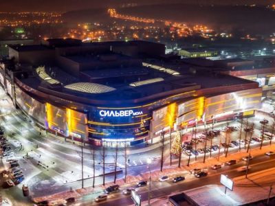 Две тысячи посетителей эвакуировали из-за пожара в ТРЦ в Иркутске