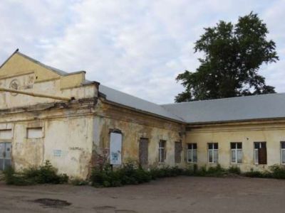 Училище земледелия и лесоводства Оренбургского казачьего войска (после 1867 г. - Войсковой арсенал; с 1931 г. - рабочая столовая №2 железнодорожников)