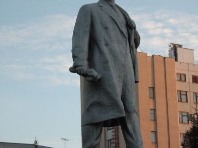 Памятник Ленину Владимиру Ильичу