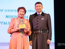 На открытии Декады Олонхо наградили лучших носителей традиционной культуры