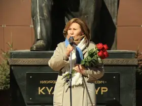 В Якутске воздали дань памяти Василию Никифорову-Кюлюмнюр