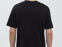 Базовая футболка из хлопка прямого силуэта