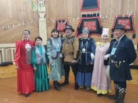 В Хангаласском районе в конкурсе «Бөртө Оһуокай» лучший запевала выиграл жеребенка