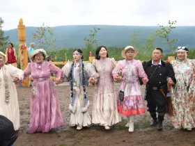 Более 100 запевал осуохай участвуют в конкурсе на Ысыхе Олонхо