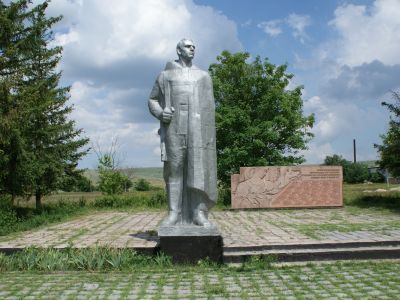 Памятный знак в честь воинов-односельчан, погибших в годы Великой Отечественной войны